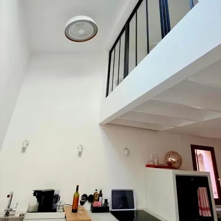 Contemporary-style Pavilion