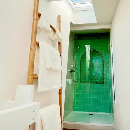 Contemporary-style Pavilion